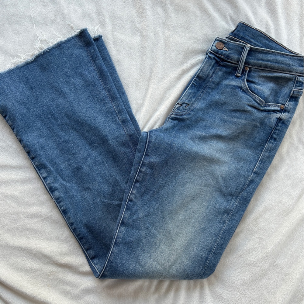 MOTHER The Weekender Fray Hop On Hop Off Flare Jeans size 30